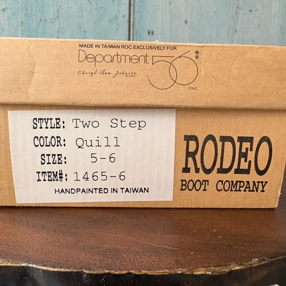 Colorful Ceramic Cowboy Boots Vintage Salt & Pepper Shakers, new in original box - Picture 6 of 10